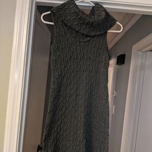 Sleeveless turtleneck long sweater